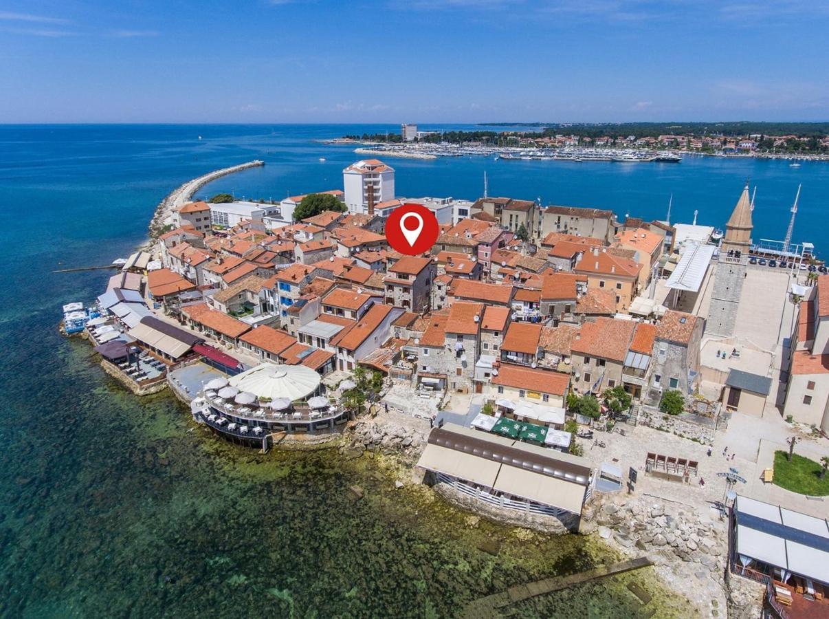 Old Town Apartments In Umag Exterior photo