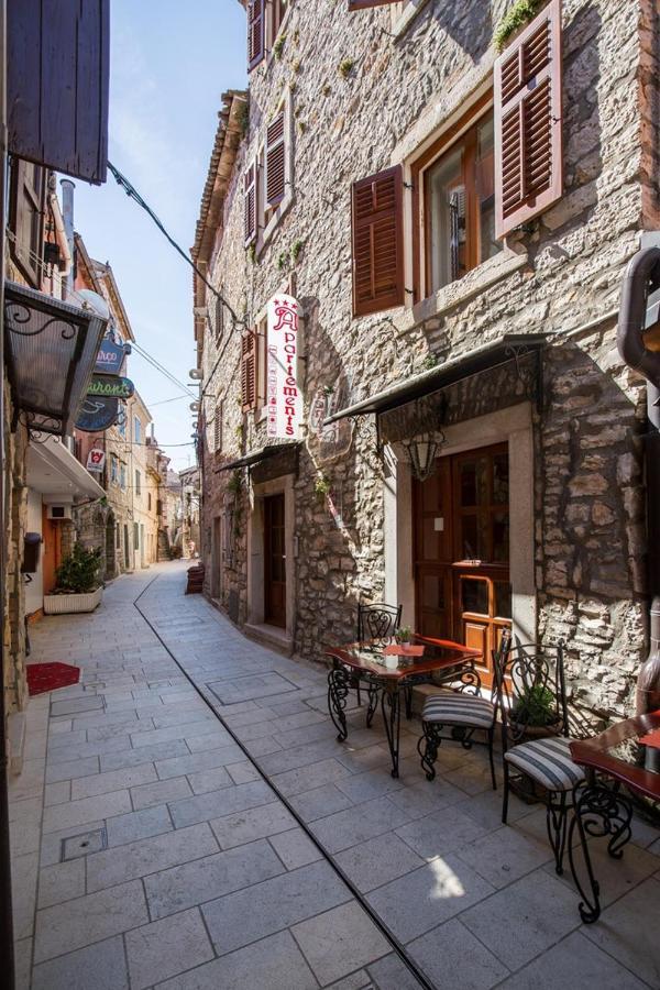 Old Town Apartments In Umag Exterior photo