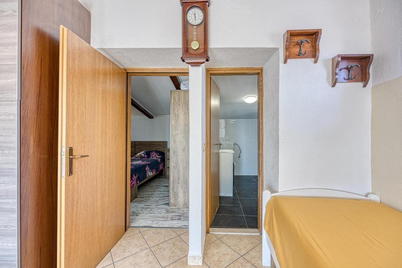 Old Town Apartments In Umag Exterior photo